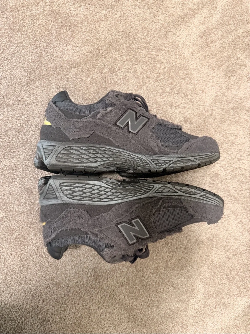 New Balance 2002R Grey/Black Suede
